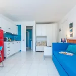 Vacanze Da Giuly With Shared Pool - Happy 아파트