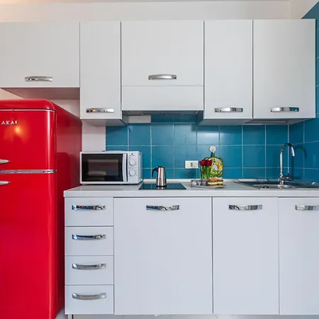 Appartement Vacanze Da Giuly With Shared Pool - Happy *